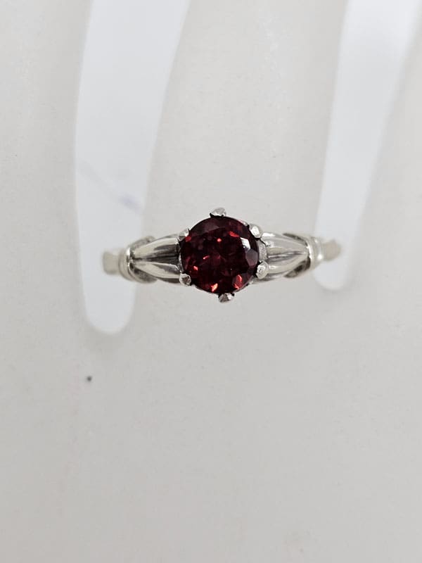 9ct Yellow Gold and White Gold Garnet Solitaire Claw Set Ring - Antique / Vintage