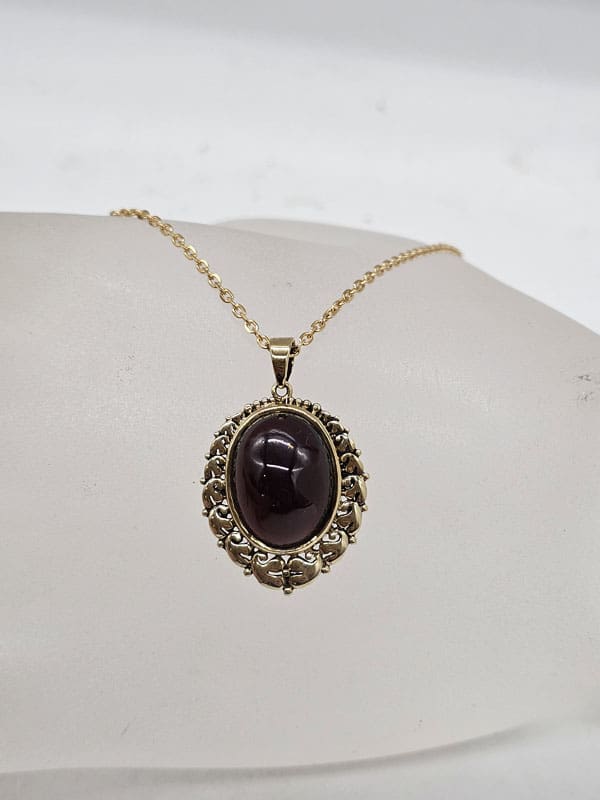 9ct Yellow Gold Garnet Large Oval Cabochon Cut Ornate Pendant on Gold Chain - Antique / Vintage