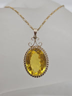 9ct Yellow Gold Large Yellow Oval with Twist Rim Pendant on Gold Chain - Antique / Vintage