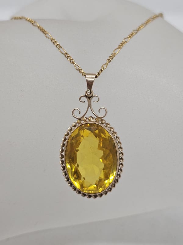 9ct Yellow Gold Large Yellow Oval with Twist Rim Pendant on Gold Chain - Antique / Vintage