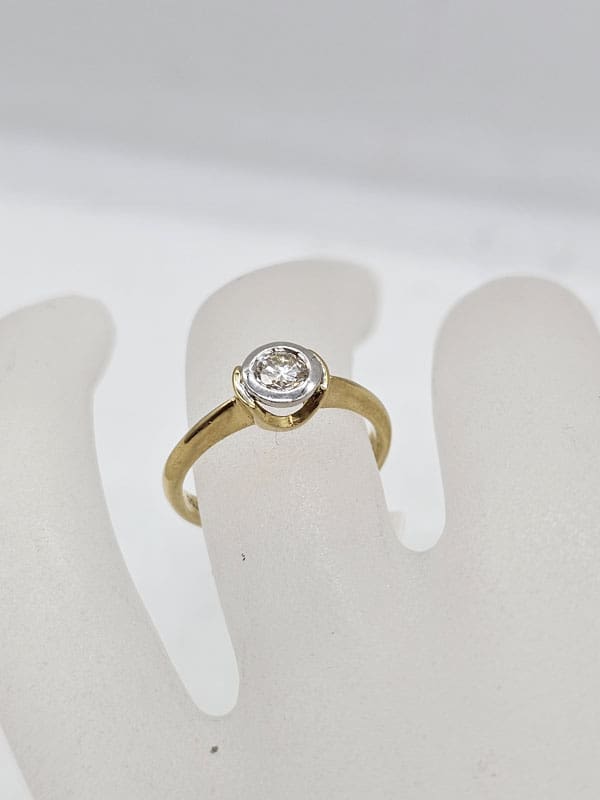 18ct Yellow Gold and White Gold Diamond Solitaire Bezel Set Engagement Ring / Dress Ring