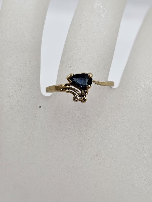 9ct Yellow Gold Natural Sapphire and Diamond Teardrop / Pear Shaped Ring - Vintage