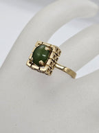 9ct Yellow Gold Oval Jade / New Zealand Green Stone in Rectangular Shape Ring - Antique / Vintage