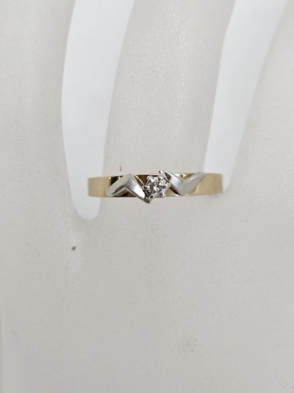 9ct Yellow Gold and White Gold Delicate Diamond Twist Side Design Ring - Vintage