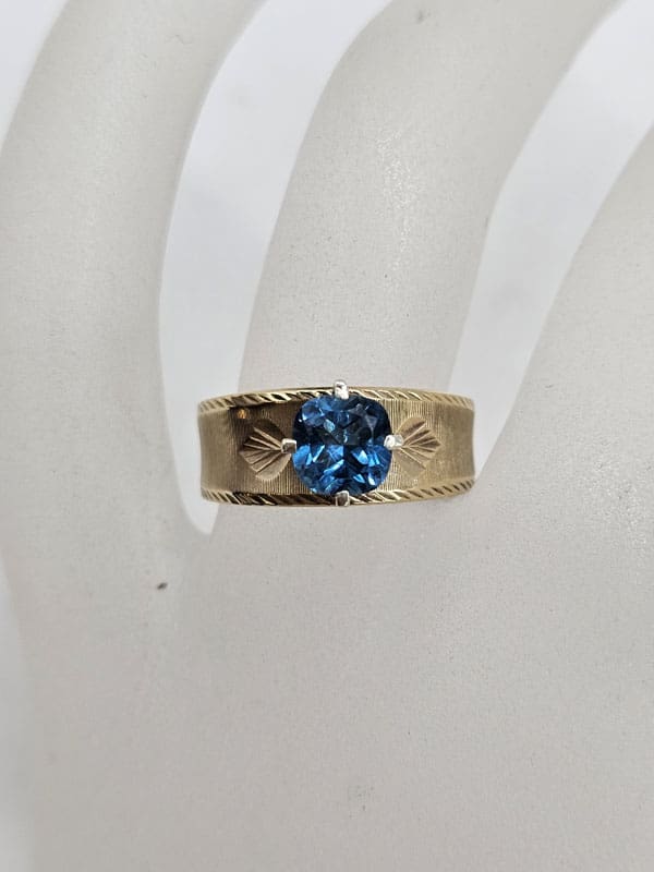 9ct Yellow Gold Square London Blue Topaz High Claw Set Design on Wide Band Ring - Antique / Vintage