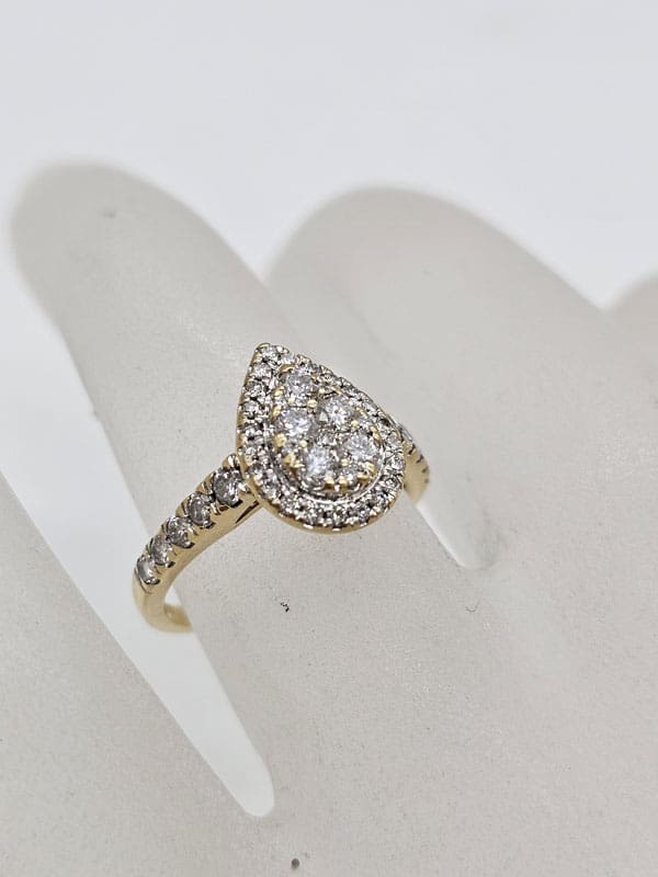 9ct Yellow Gold Diamond Teardrop / Pear Shaped Cluster Ring