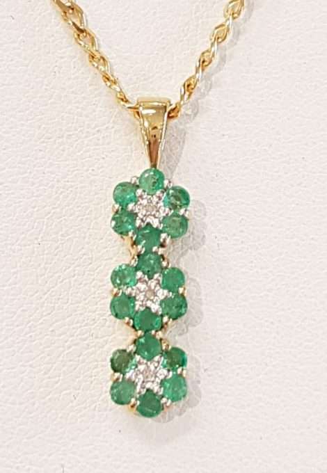 9ct Gold Emerald and Diamond Daisy Cluster Pendant on 9ct Chain