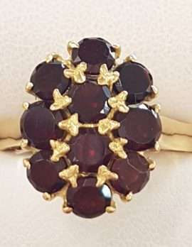 18ct Yellow Gold Garnet Oval Cluster Ring - Antique / Vintage