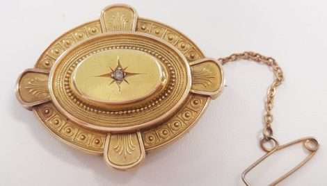 15ct Yellow Gold & Diamond Large Ornate Antique Brooch