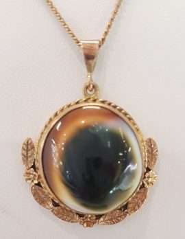 9ct Yellow Gold Ornate Leaf Design Round Cats Eye Shell Pendant on 9ct Chain