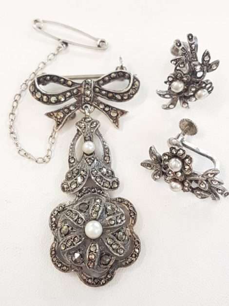 Sterling Silver Vintage Marcasite & Pearl Ornate Long Drop on Bow Brooch with Screw-On Earrings Set