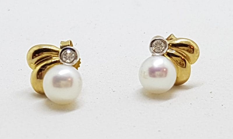 20200421_003150 9ct Yellow Gold Pearl and Diamond Stud Earrings