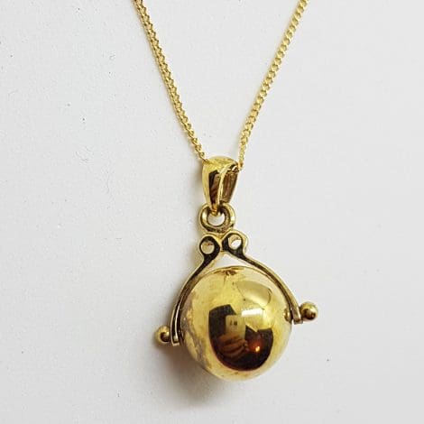 9ct Yellow Gold Spinner Pendant on 9ct Gold Chain