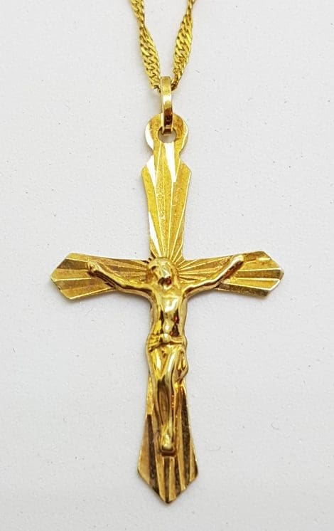 18ct Yellow Gold Crucifix / Cross Pendant on 18ct Chain - Patterned