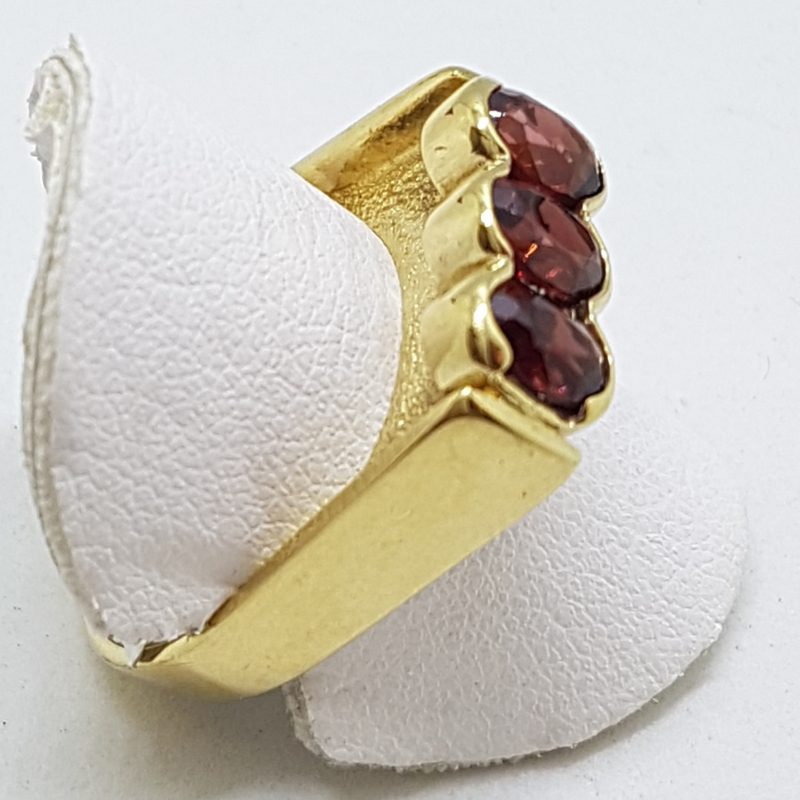18ct Yellow Gold 3 Oval Garnet High Ring