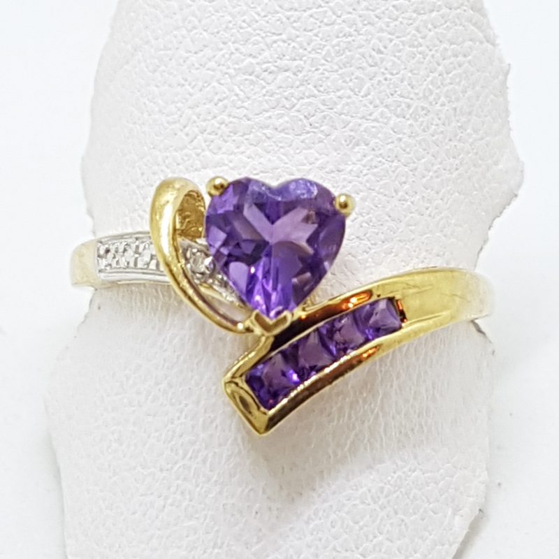 9ct Yellow Gold Diamonds with Amethyst Heart Ring
