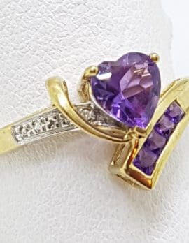 9ct Yellow Gold Diamonds with Amethyst Heart Ring