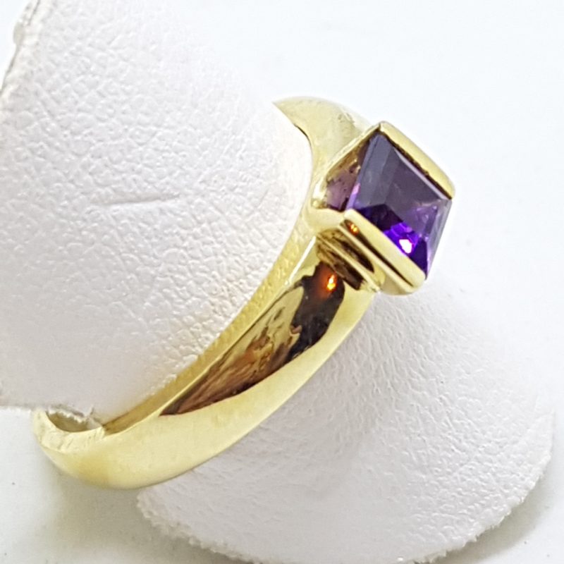 9ct Yellow Gold Square Amethyst Ring