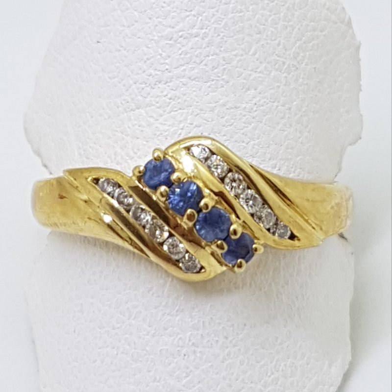 20200422_185348 9ct Yellow Gold Natural Ceylon Sapphire & Diamond Twist Ring