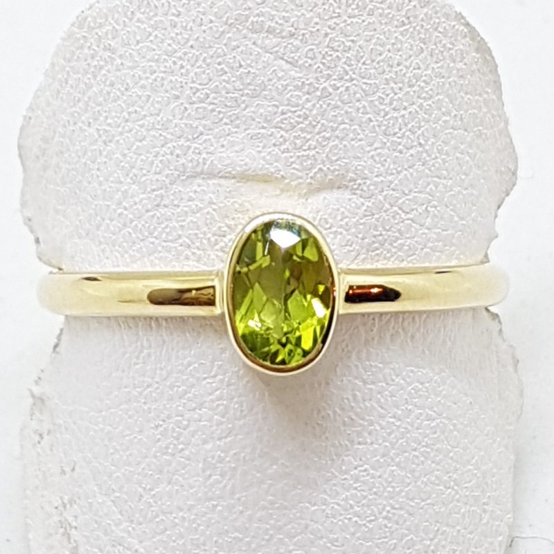 9ct Yellow Gold Peridot Oval Bezel Set Ring - Stackable