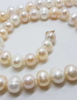9ct Yellow Gold Clasp on Multi-Colour Pearl Necklace / Chain