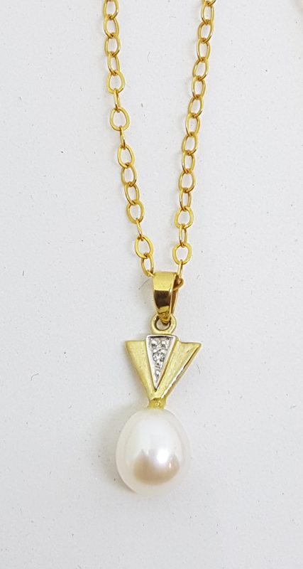 9ct Yellow Gold Pearl & Diamond Triangle Top Pendant on Gold Chain