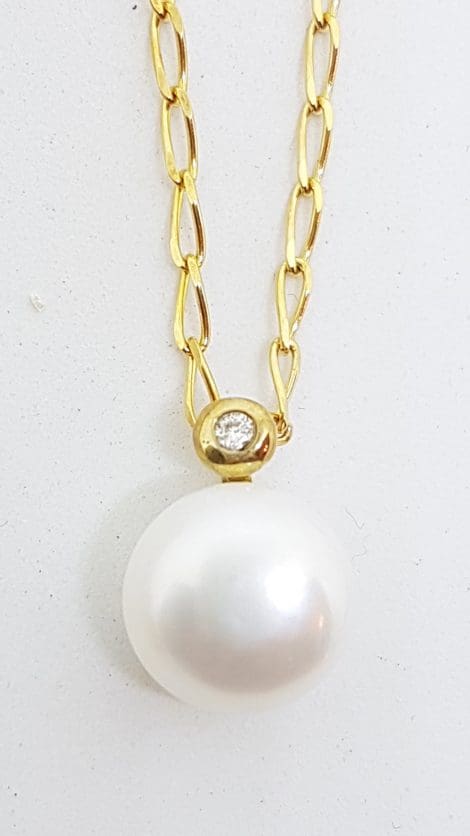 9ct Yellow Gold Pearl & Diamond Pendant on Gold Chain