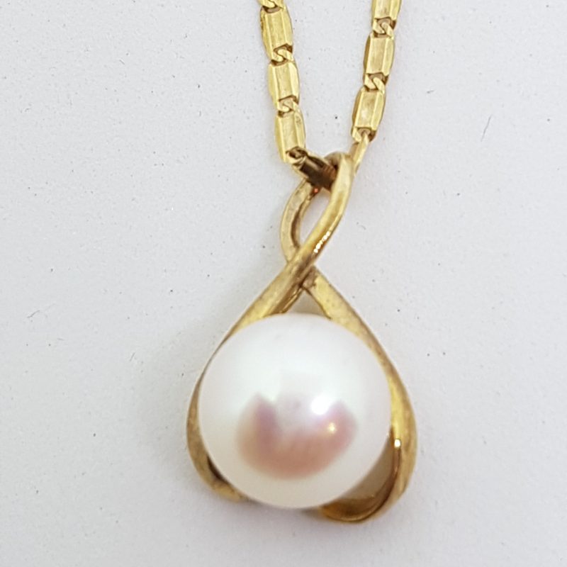 9ct Yellow Gold Pearl Twist Pendant on Gold Chain
