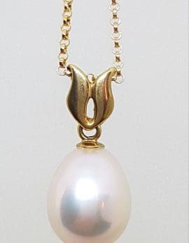 9ct Yellow Gold Pearl Pendant on Gold Chain