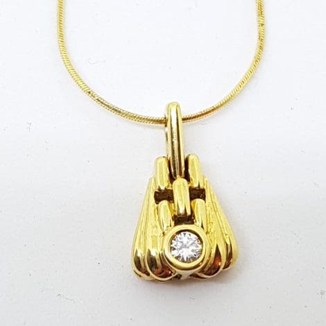 18ct Yellow Gold Diamond Pendant on Gold Chain