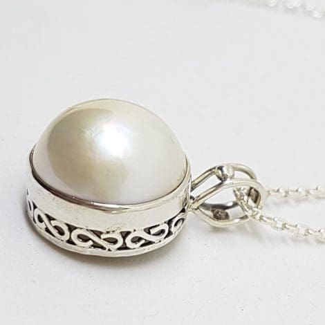 Sterling Silver Mabe Pearl Ornate Design Side Pendant on Chain