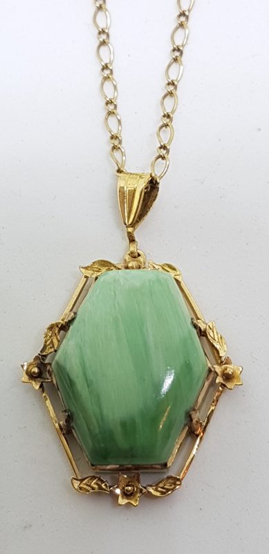9ct Yellow Gold Large Green Stone Ornate Floral Pendant on Gold Chain
