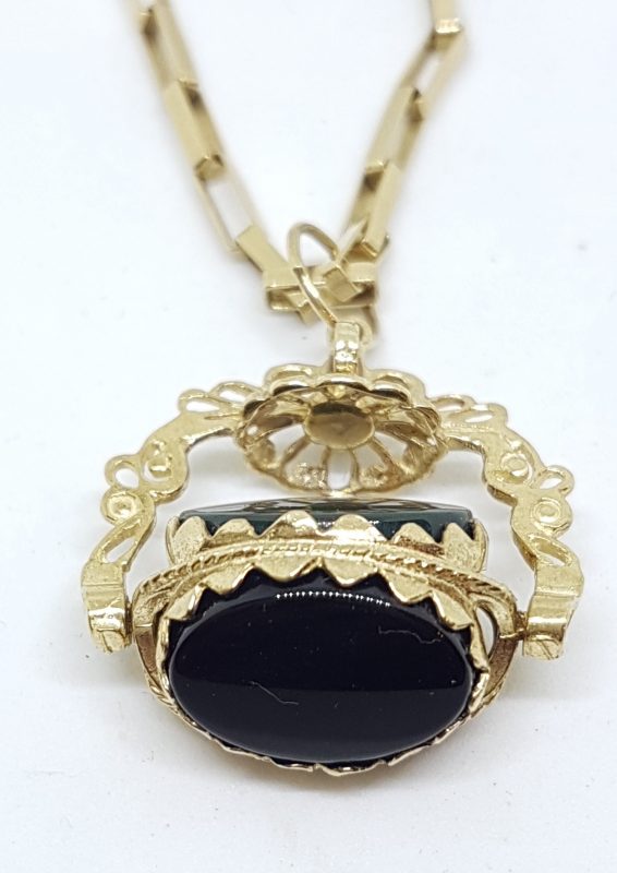 9ct Yellow Gold Ornate Carnelian, Bloodstone & Onyx Swivel Pendant on Gold Chain