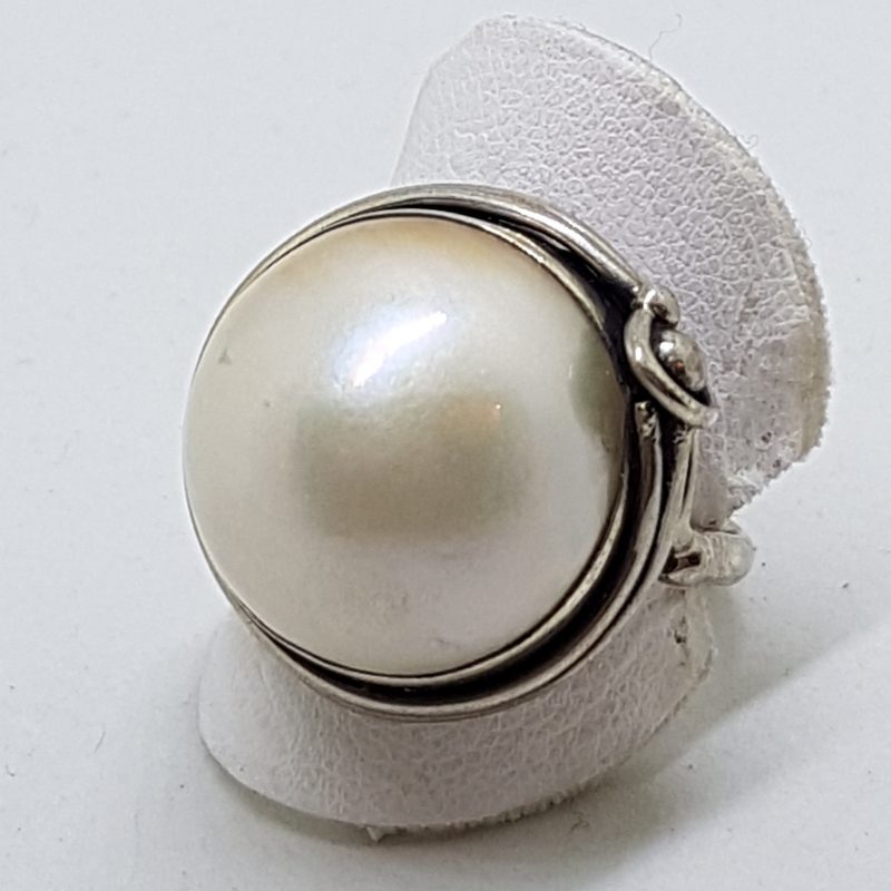 Sterling Silver Mabe Pearl Ornate Twist Ring