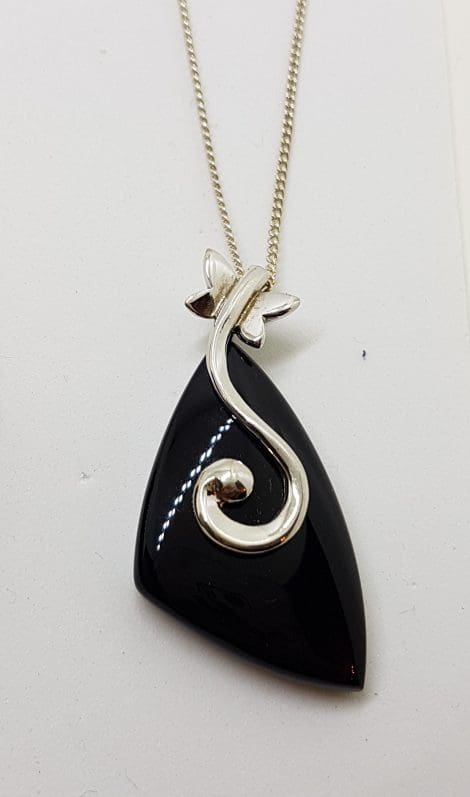 Sterling Silver Onyx with Twirl Pendant on Silver Chain