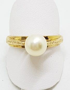 9ct Yellow Gold Pearl With Ornate Design Ring