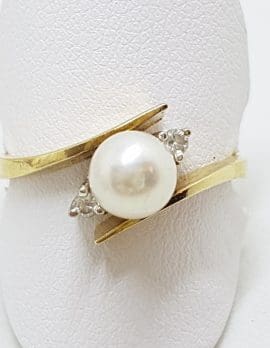9ct Yellow Gold Pearl & Diamond Ring