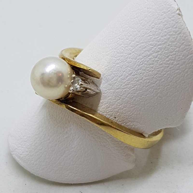 20200601_192033 9ct Yellow Gold Pearl & Diamond Ring