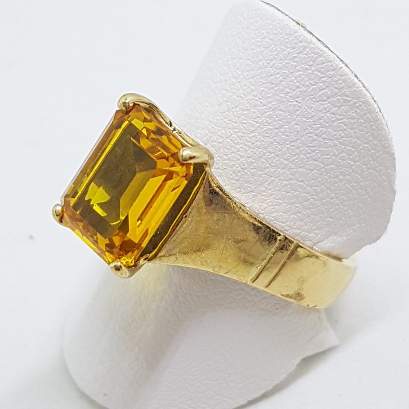 9ct Yellow Gold Rectangular Claw Set Yellow Paste Ring