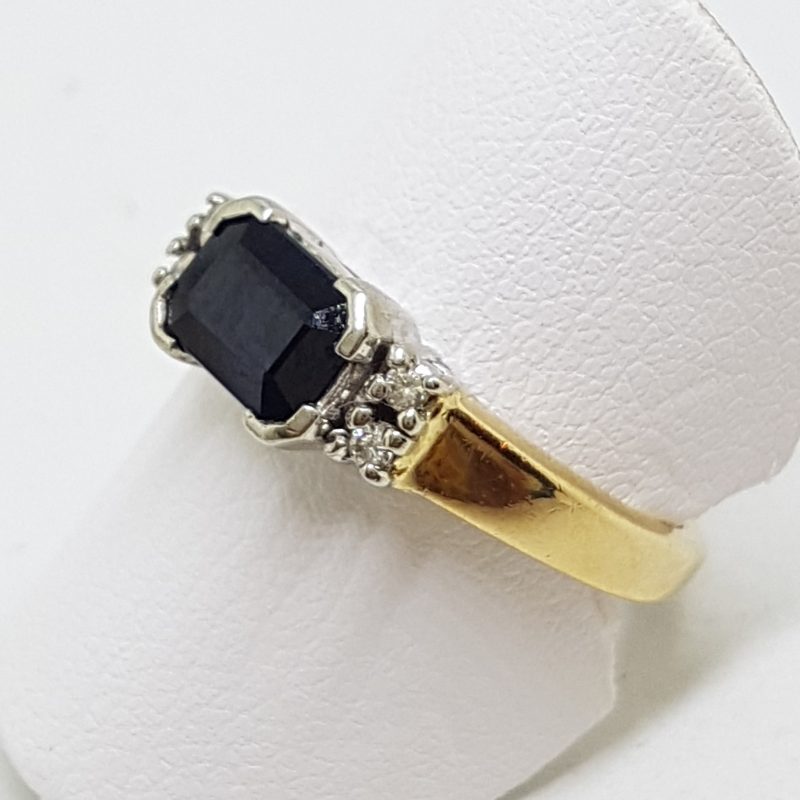 18ct Yellow Gold Rectangular Sapphire & Diamond Ring