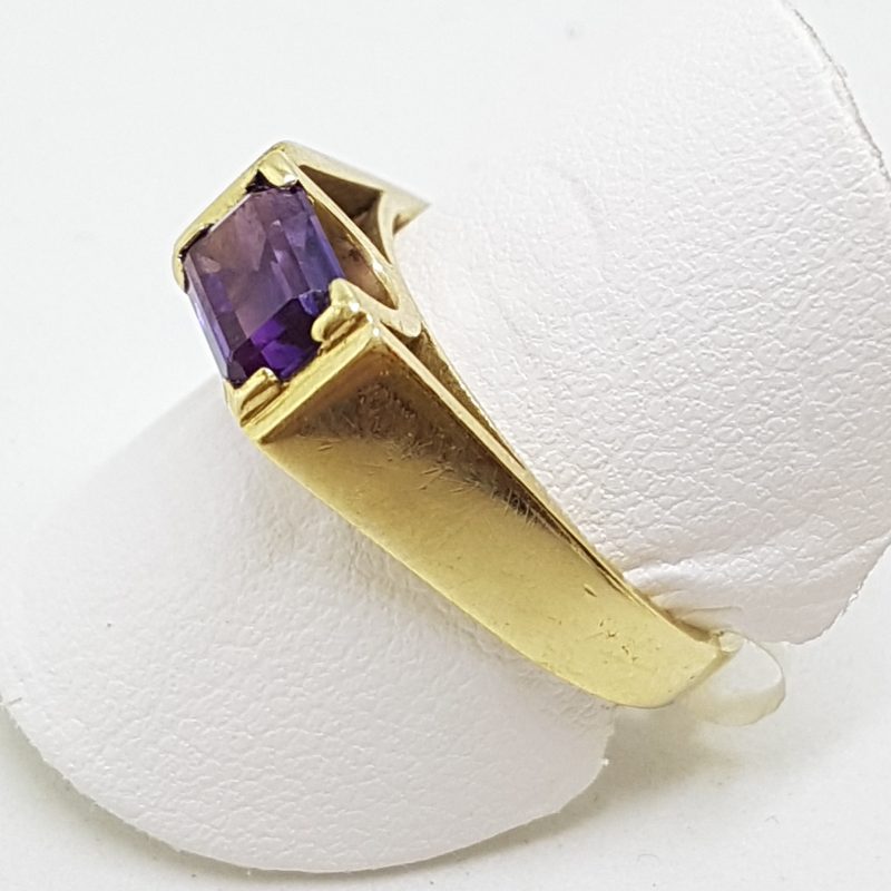 9ct Yellow Gold Rectangular Amethyst Ring
