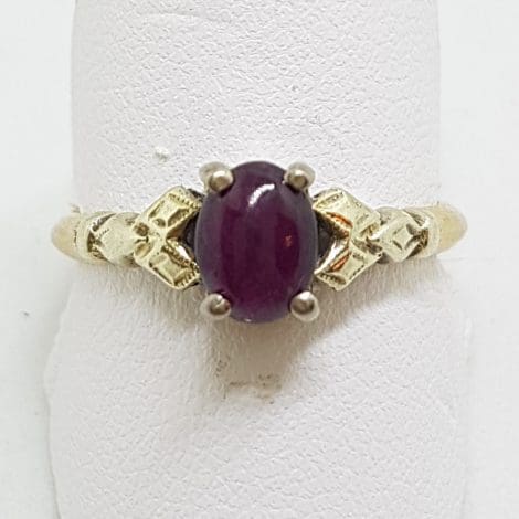 18ct Gold Oval Cabochon Gemstone Ring