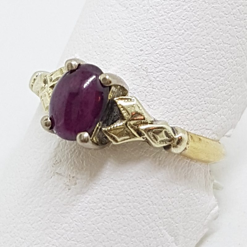 18ct Gold Oval Cabochon Gemstone Ring