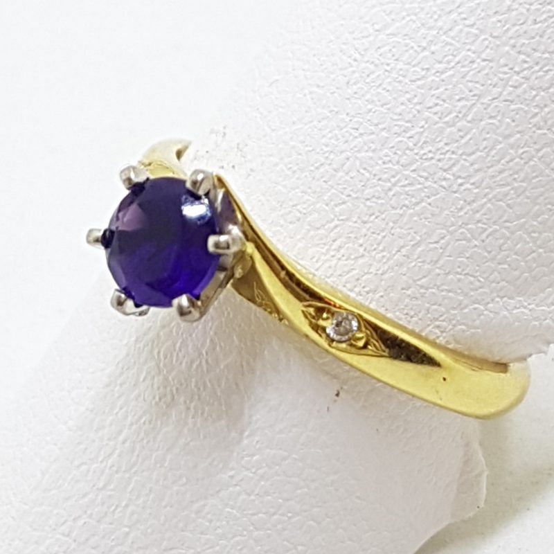 18ct Yellow Gold Amethyst Solitaire & Diamond Ring