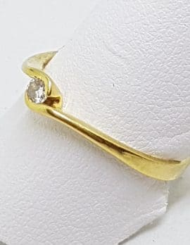 18ct Yellow Gold Solitaire Diamond Twist Ring