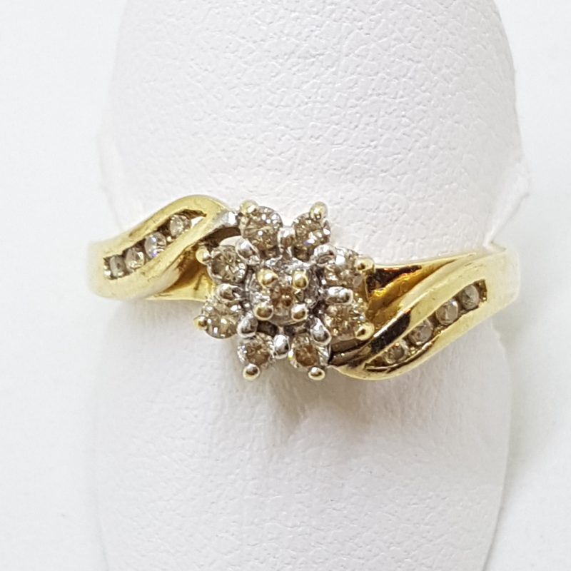 20200603_213956 9ct Yellow Gold Diamond Flower Cluster Ring