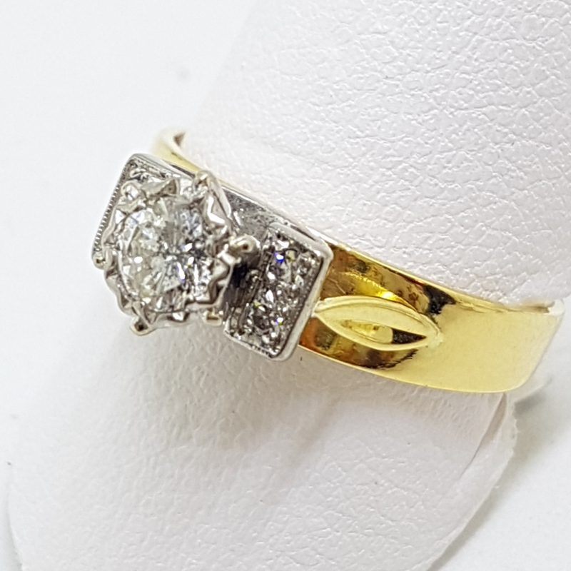 20200603_215445 18ct Gold 5 Diamond Engagement Ring
