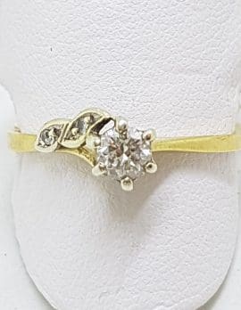 18ct Yellow Gold Claw Set Diamond Flower Design Ring