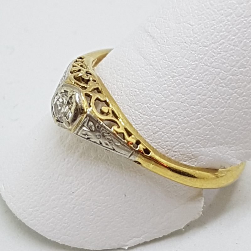18ct Yellow Gold Ornate Filigree Diamond Engagement Ring
