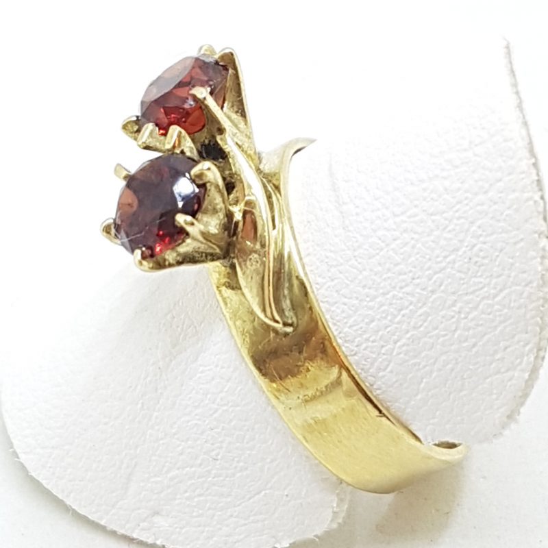 9ct Yellow Gold Toi et Moi Garnet Claw Set Ring